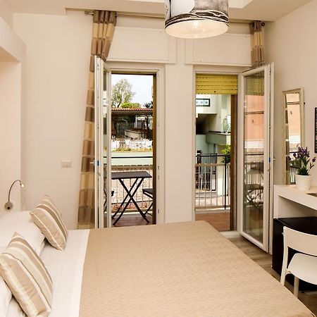Sorrento Comfort Rooms Con Piscina Bagian luar foto