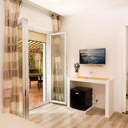 Sorrento Comfort Rooms Con Piscina Bagian luar foto