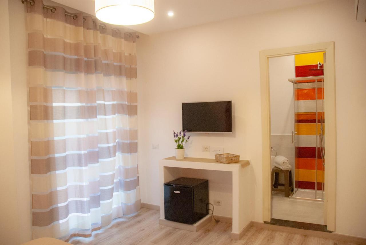 Sorrento Comfort Rooms Con Piscina Bagian luar foto