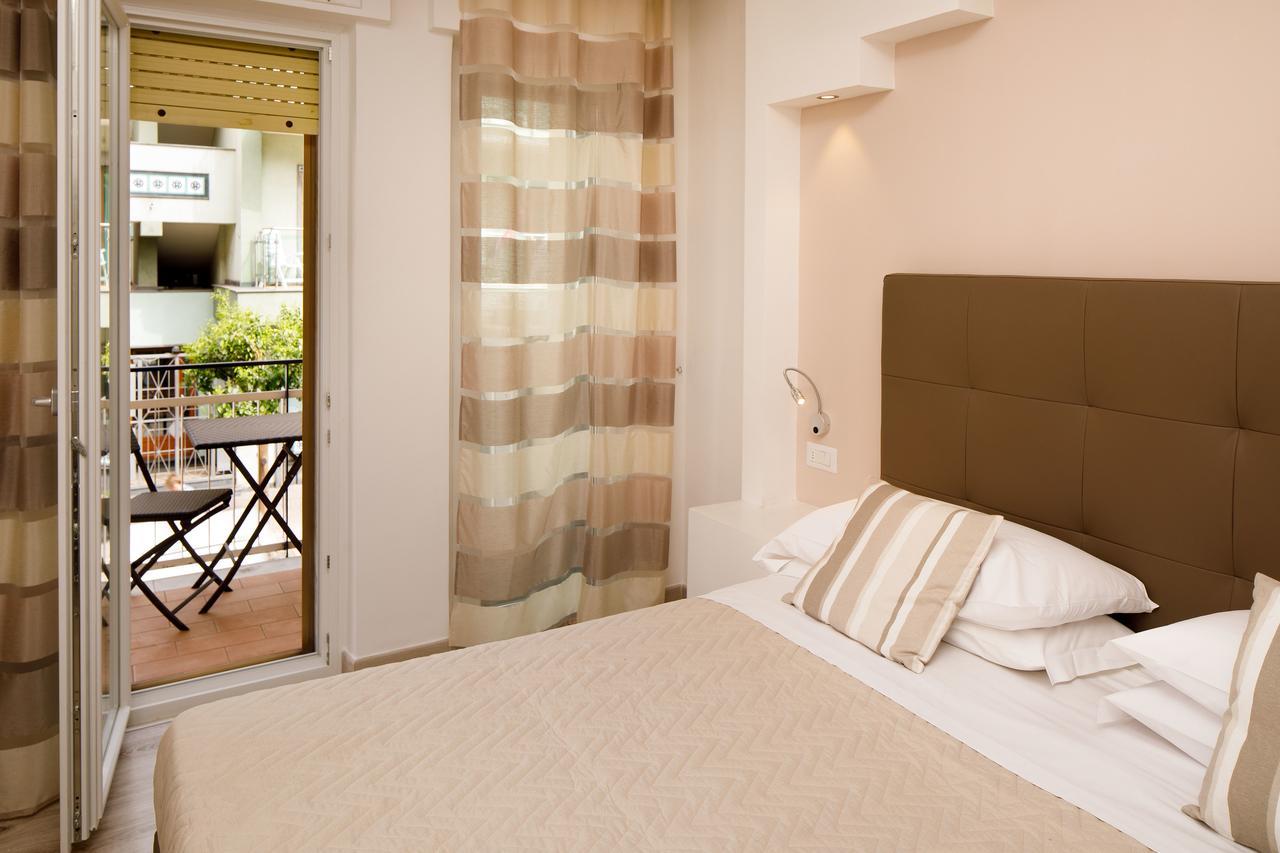 Sorrento Comfort Rooms Con Piscina Bagian luar foto