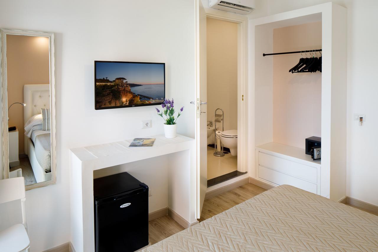 Sorrento Comfort Rooms Con Piscina Bagian luar foto